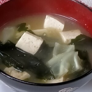 豆腐＆ワカメ＆野菜のお味噌汁